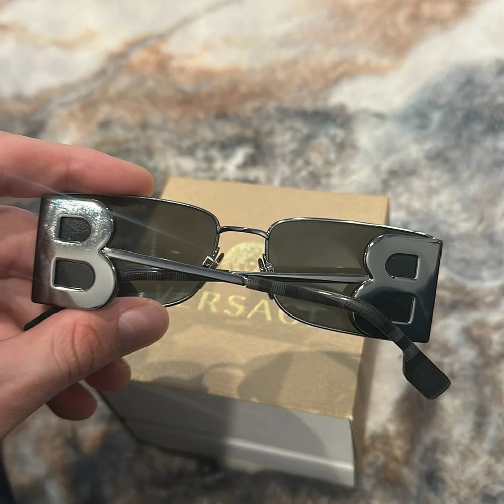 Burberry men’s gray sunglasses 57 mm big B